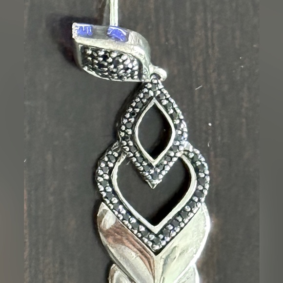 John Hardy Sterling Silver Legends Naga Dropfp Earrings w/Black Sapphires - Picture 4 of 6